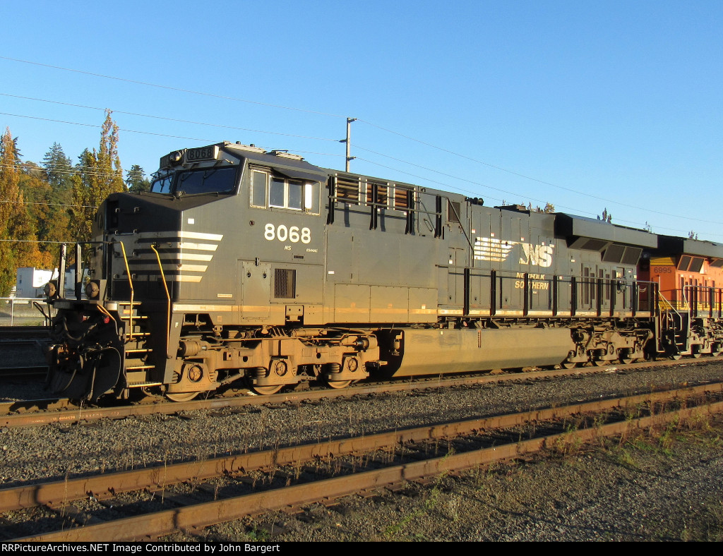 NS 8068 ES44AC